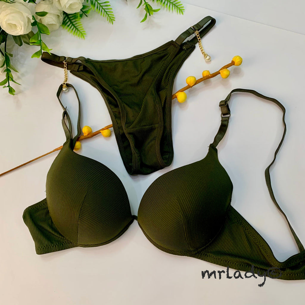 QUEEN NECKLACE THIN PAD BRA SET